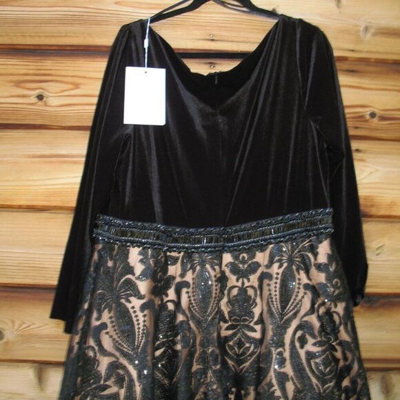 Mac Duggal  67614 Velvet Long Sleeve Sequined Ballgown Dress - Picture 10 of 12